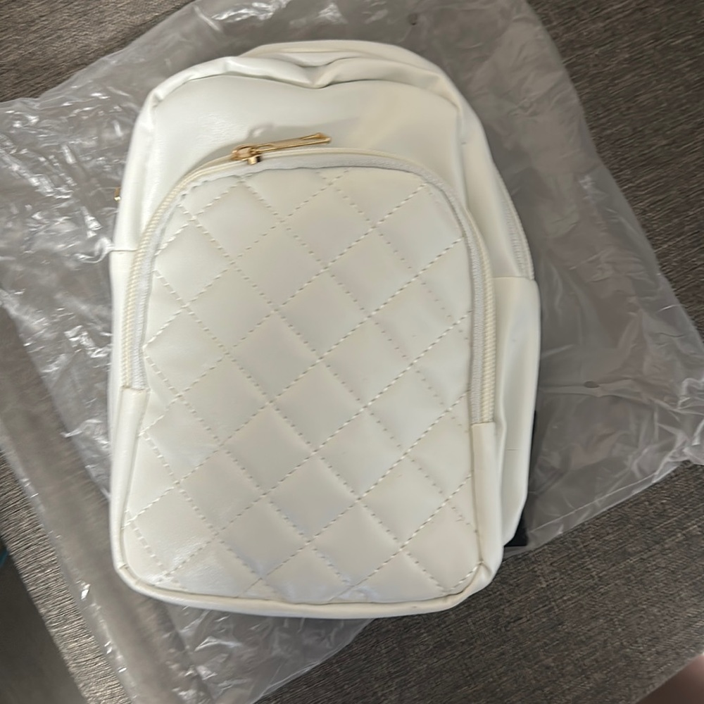 White crossbody Fanny bag